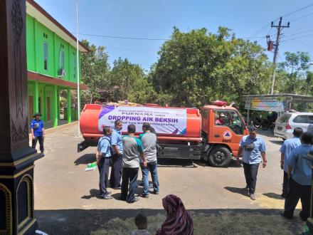 Penyerahan Bantuan Air secara Simbolis dari BPBD Bantul